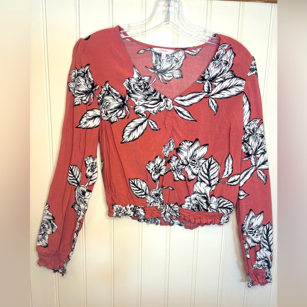 Candie’s Longsleeve Professional V-Neck Top with Ruching at Hem